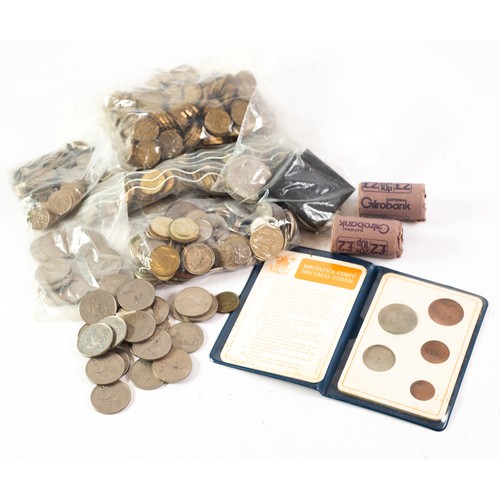 4 - SELECTION OF GB POST WAR PRE-DECIMAL COINAGE, including large selection of three penny bits, some de... 