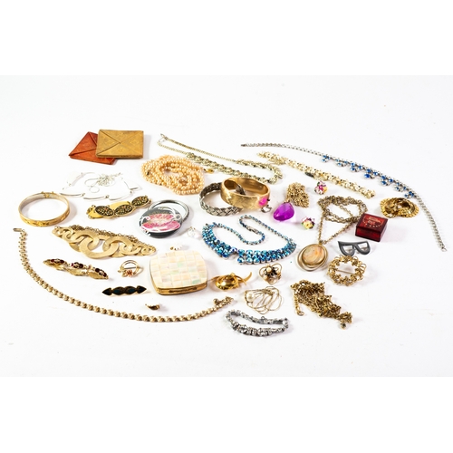 455 - SELECTION OF COSTUME JEWELLERY to include gilt fringe necklace and other necklaces, two gilt metal h... 