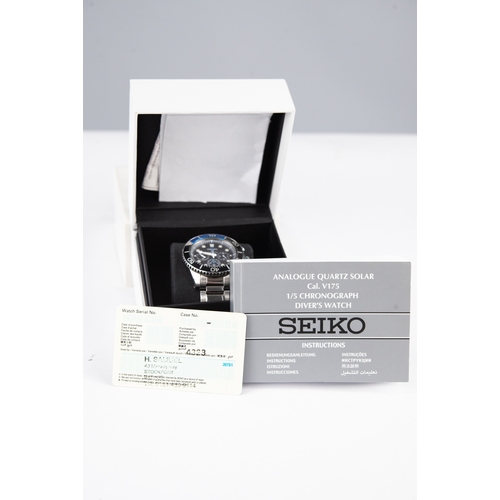 76 - SEIKO AIR DIVER (200 metres) SOLAR POWERED CHRONOGRAPH DIVER'S WRISTWATCH, the circular black dial w... 