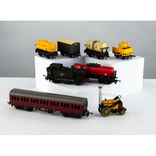 419 - SELECTION OF TRIANG - MINIC SMALL GAUGE MODEL RAIL, all unboxed items to include; Clan line 4-6-2 Me... 