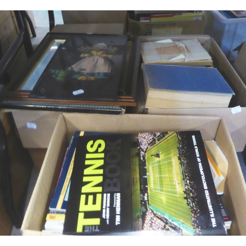 ELEVEN FOLDERS OF WORLD WILDLIFE PERIODICAL, TOGETHER WTIH SELECTION OF ...