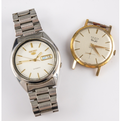 331 - GENT'S SEIKO '5' AUTOMATIC WRIST WATCH, the white circular dial with centre seconds hands and day/da... 