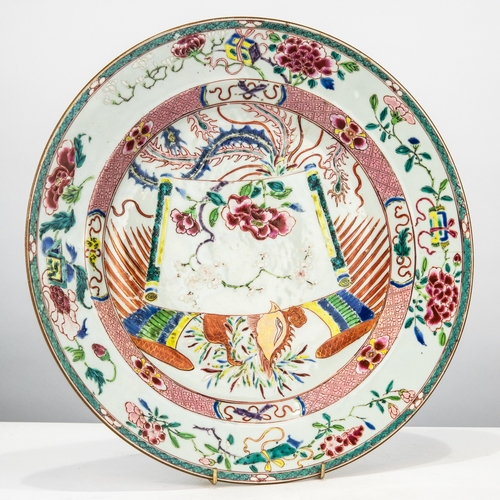 115 - LARGE CHINESE QING DYNASTY PORCELAIN FAMILLE ROSE SHALLOW DISH, the centre with a PHOENIX exhibiting... 