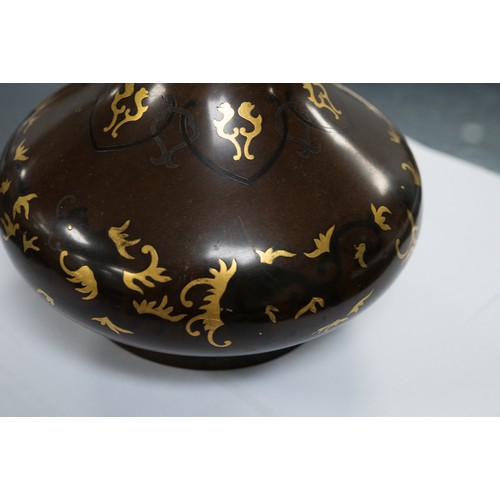 71 - GOOD QUALITY JAPANESE MEIJI PERIOD PARCEL GILT TWO HANDLED BRONZE VASE, of footed form with bird mas... 