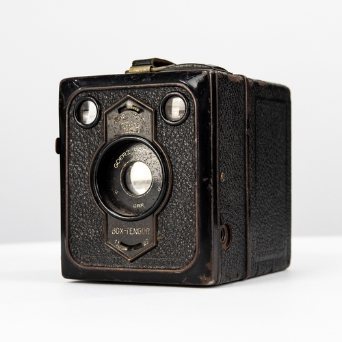 39 - AUTO-SOLIGOR CAMERA ZOOM LENS 1:2.8 f=135mm 55 No 789008; together with a ZEISS ICON BOX TENGOR BOX ... 