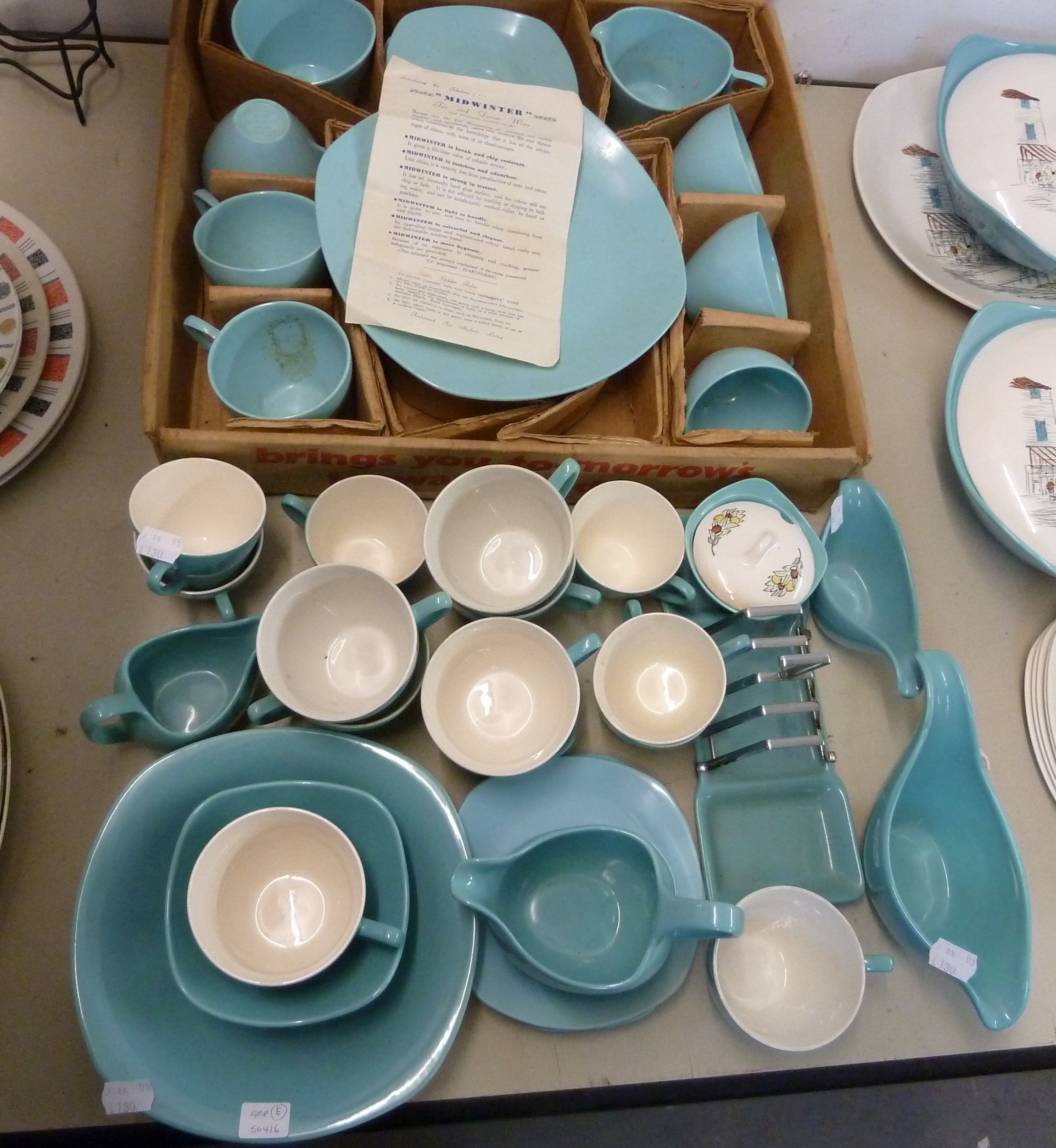 THE MIDWINTER MODERN 21 PIECE TEA SET, IN ORIGINAL BOX, TOGETHER WITH ...