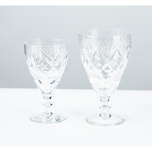 79 - SIXTEEN ROYAL DOULTON VINTAGE LEAD CRYSTAL GEORGIAN PATTERN WINE GLASSES, viz nine red and white win... 