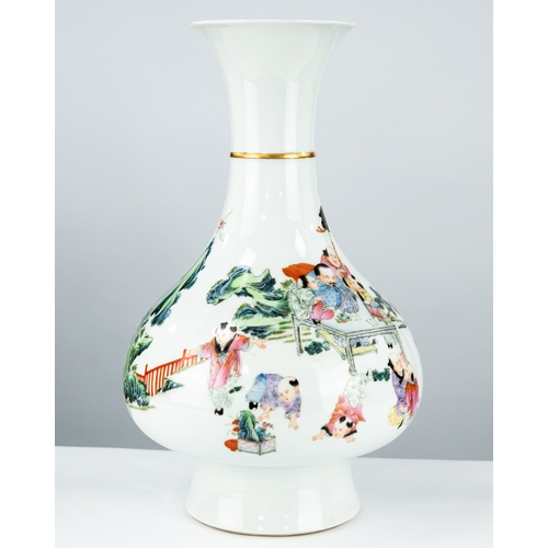 57 - A FINE CHINESE QING DYNASTY PORCELAIN VASE of GRACEFULLY EXAGGERATED YUHUCHUNPING or PEAR SHAPE, EXQ... 