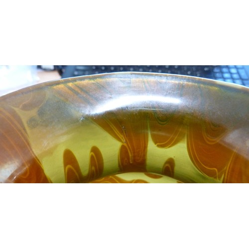 145 - LOETZ, AUSTRIA, ‘PHANOMEN’ IRIDESCENT GLASS VASE, of baluster form with waisted neck, worked in tone... 