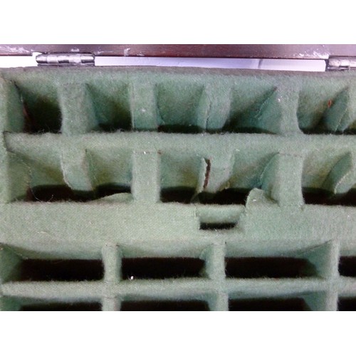 6 - GOOD PAIR OF GEORGE III SILVER MOUNTED MAHOGANY KNIFE CASES retaining the original green baise lined... 