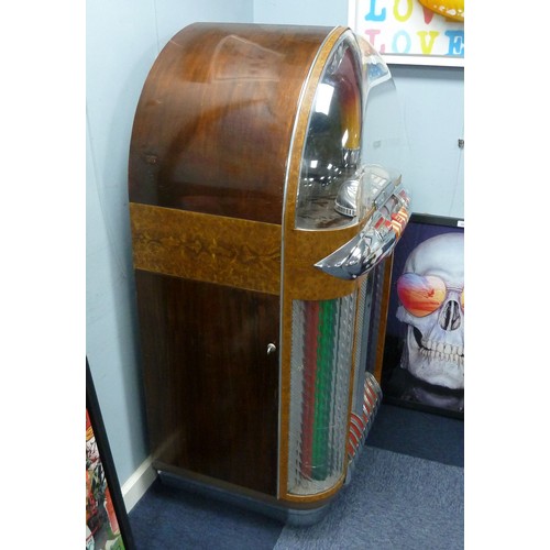 52 - WURLITZER MODEL 1100, 1947 JUKEBOX, (c/r fully restored)