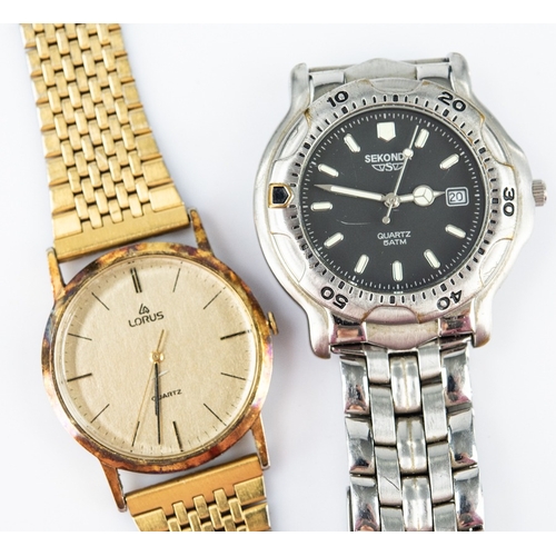 44 - GENT’S SEKONDA, RUSSIAN, QUARTZ STAINLESS STEEL WRISTWATCH; a GENT’S LORUS QUARTZ GOLD PLATED STRAP ... 
