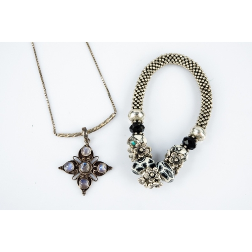 148 - SILVER BOX LINK CHAIN NECKLACE and SILVER QUATREFOIL PENDANT set with five cabochon moonstones and a... 
