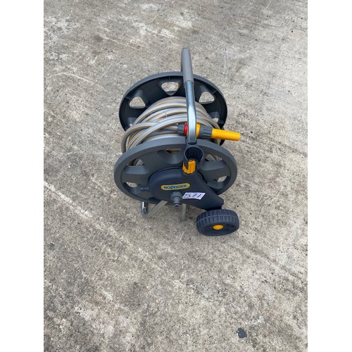 571 - Roll up hosepipe and reel - Very good condition