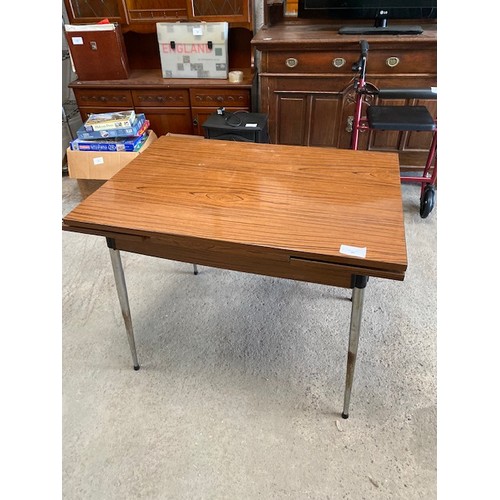 46 - Retro extending table