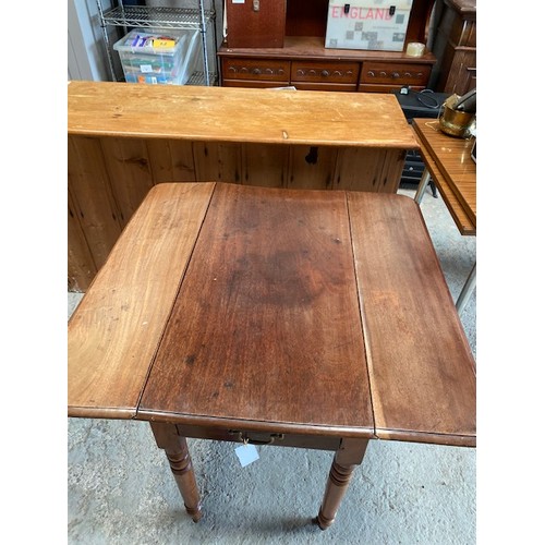 73 - Drop leaf table