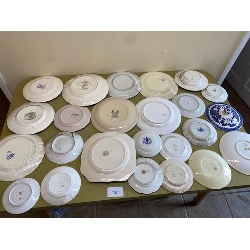 164 - Collection of decorative plates