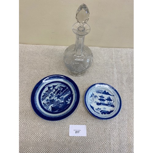 217 - Glass decanter & 2 x plates