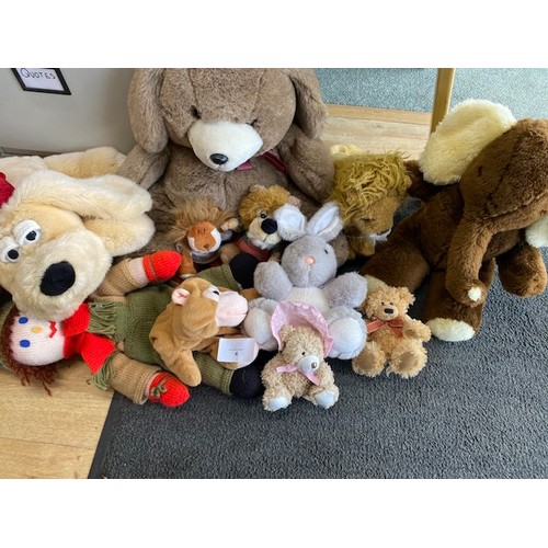 4 - Collection of Teddy Bears - Section S3