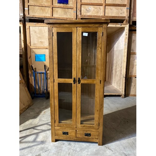 104 - Solid Glass Fronted Display unit - Section S6