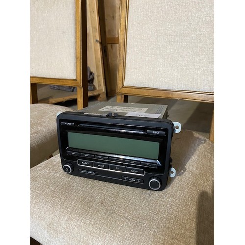 106 - VW Car Stereo - Section O13