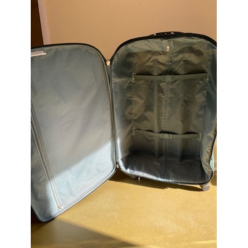 37 - IT Green large suitcase + grey holdall bag - Section S9