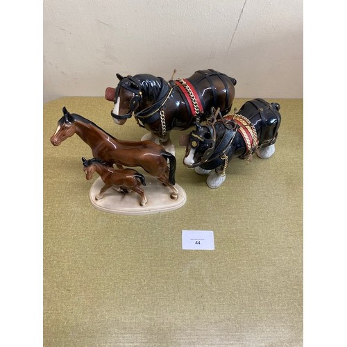 44 - Horse ornaments - Section S5