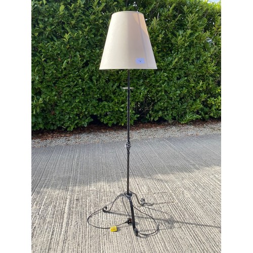 56 - Freestanding Lamp - Section S6