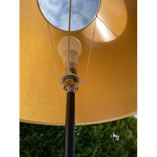 56 - Freestanding Lamp - Section S6