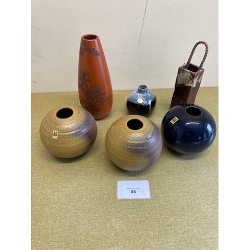 86 - Ornate Vases - Section O12