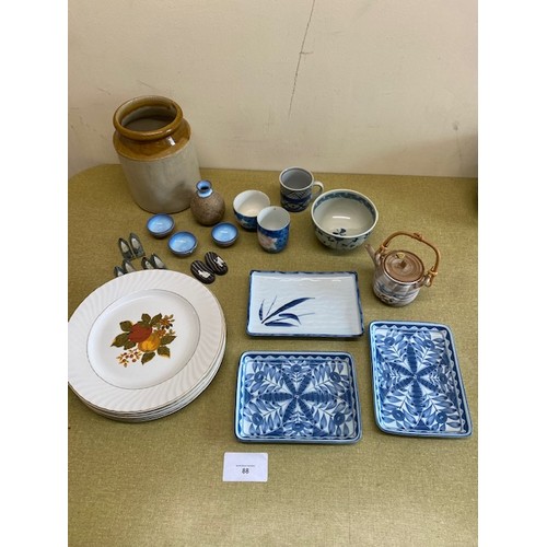 88 - Miscellaneous selection of ceramic items including Enoch Wedgewood plates - Section S7