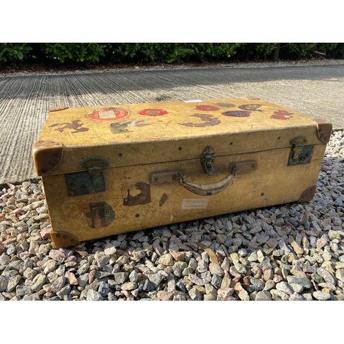 169 - Vintage Suitcase - Section S9