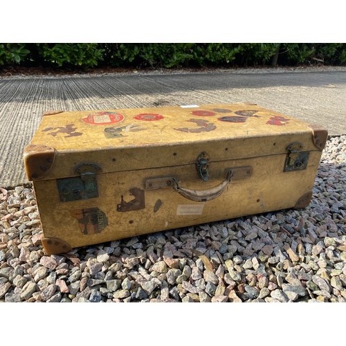 169 - Vintage Suitcase - Section S9