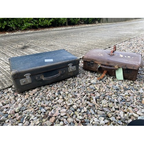 174 - 2 x Vintage suitcases Section S12