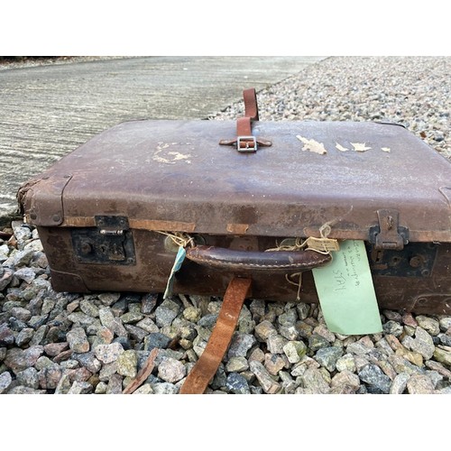 174 - 2 x Vintage suitcases Section S12