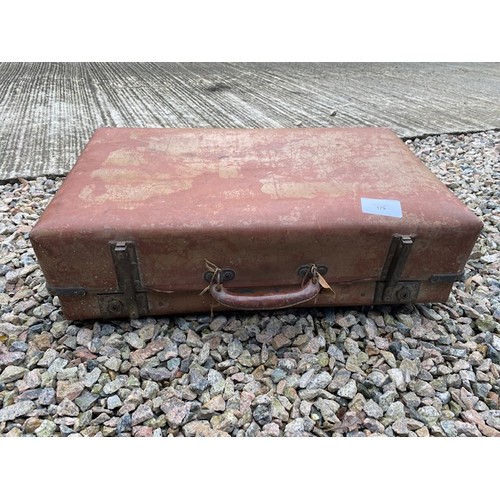 179 - Vintage Suitcase - Section S7