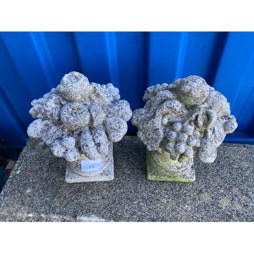 216 - Garden ornaments x 2 - Section OSC