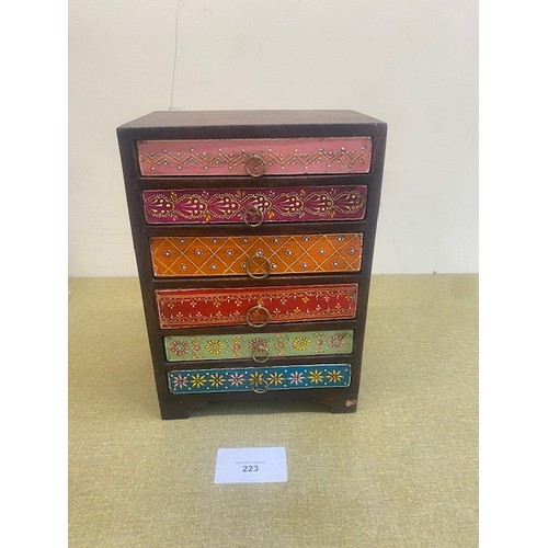 223 - Jewelry box - Section O13