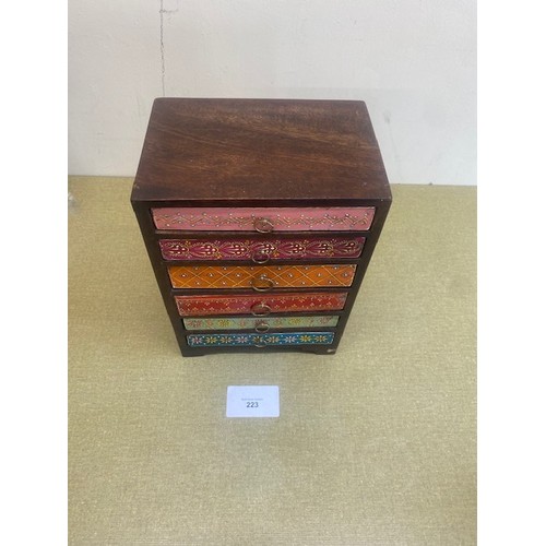 223 - Jewelry box - Section O13