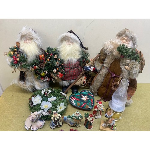 253 - Selection of Christmas decorations - Section S2