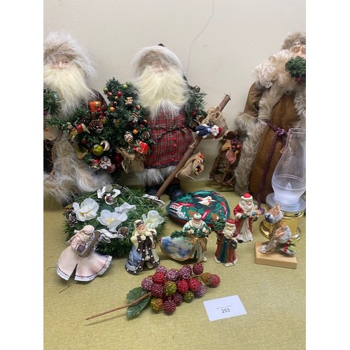 253 - Selection of Christmas decorations - Section S2