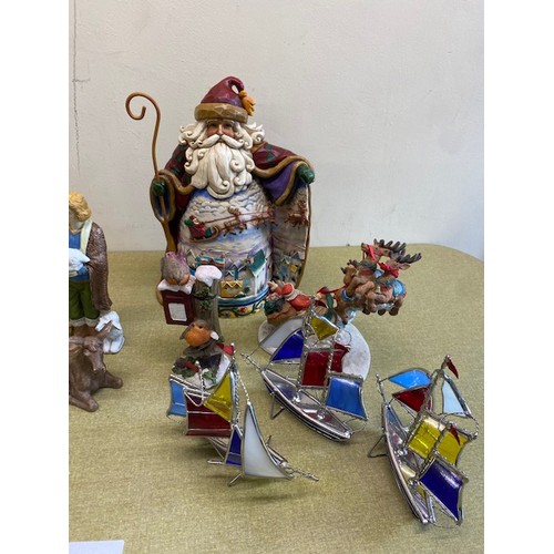 301 - Large selection of Christmas ornaments including nativity scene (some damaged) - Section S2