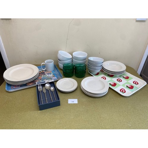 318 - Assortment of plates, bowls, cutlery and trays - Section S9