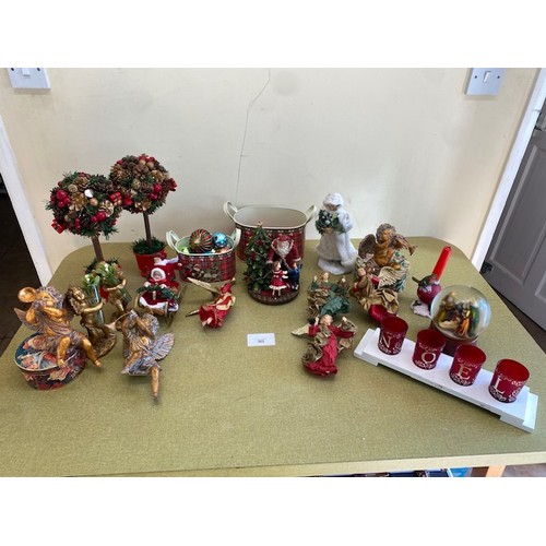 323 - Christmas decorations - Section S3