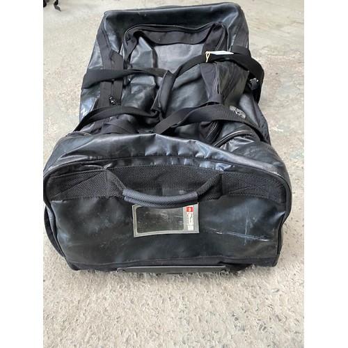 581 - North Face Xtra Large Suit Bag - Section S3