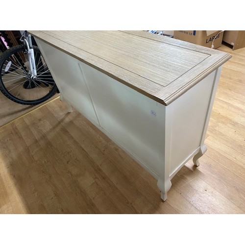 461 - Sideboard - Section O15