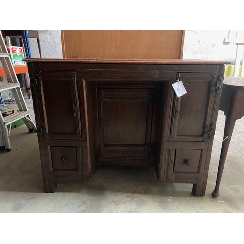 525 - Antique Desk - Oak Kneehole 36 H x 39 L x 18.5 D approx. (inches)- Section S10