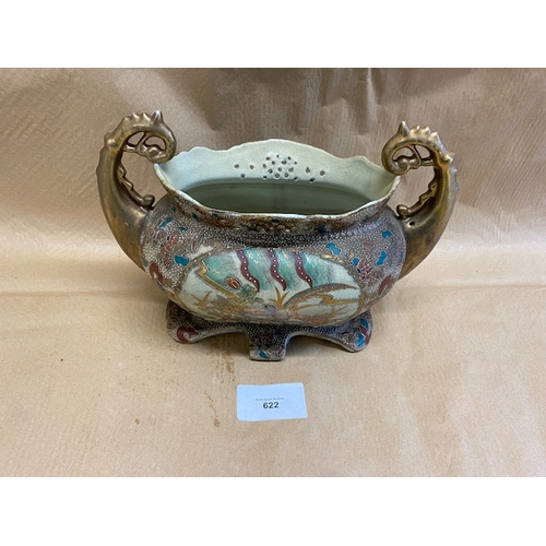 622 - Chinese pot - Broken foot - Section O13