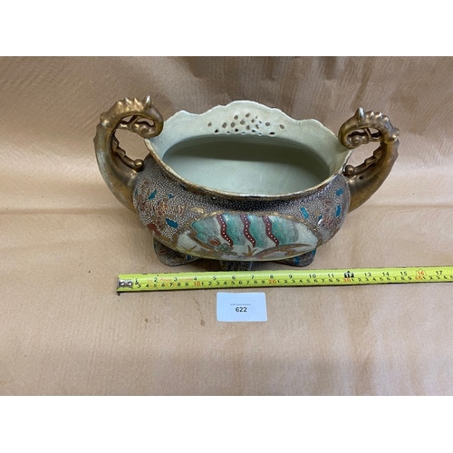 622 - Chinese pot - Broken foot - Section O13