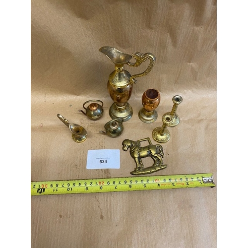 634 - Mini Vintage Solid Ornate Brass & Copper Cruet Vase with other brass miniatures - Section O1